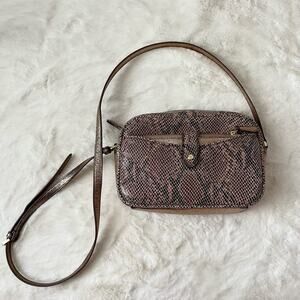 GILL Leather Crossbody Bag